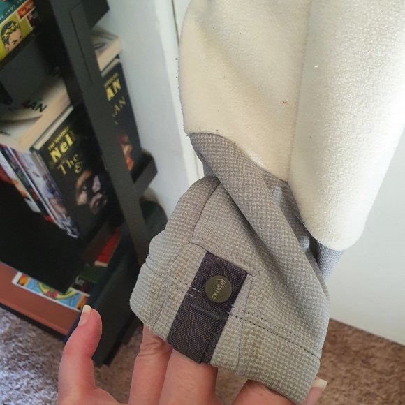 Eastern Mountain Sports Grey and White Fleece - Picture 4 of 8